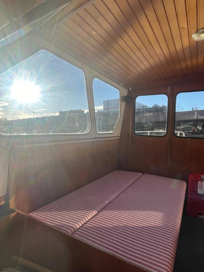 Suesses Motorboot - Bremen Ueberseestadt Dış mekan fotoğraf
