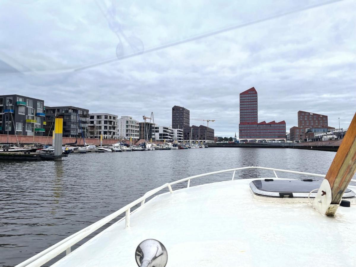 Suesses Motorboot - Bremen Ueberseestadt Dış mekan fotoğraf