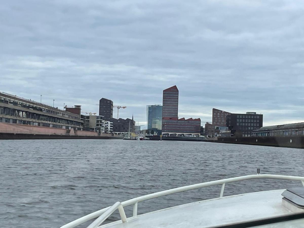 Suesses Motorboot - Bremen Ueberseestadt Dış mekan fotoğraf