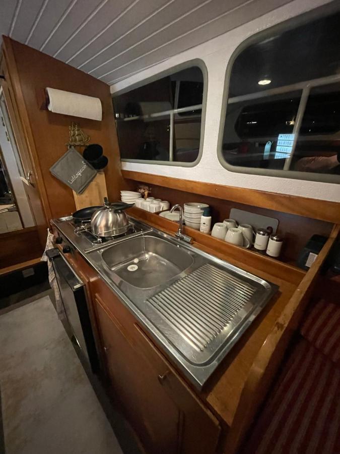 Suesses Motorboot - Bremen Ueberseestadt Dış mekan fotoğraf