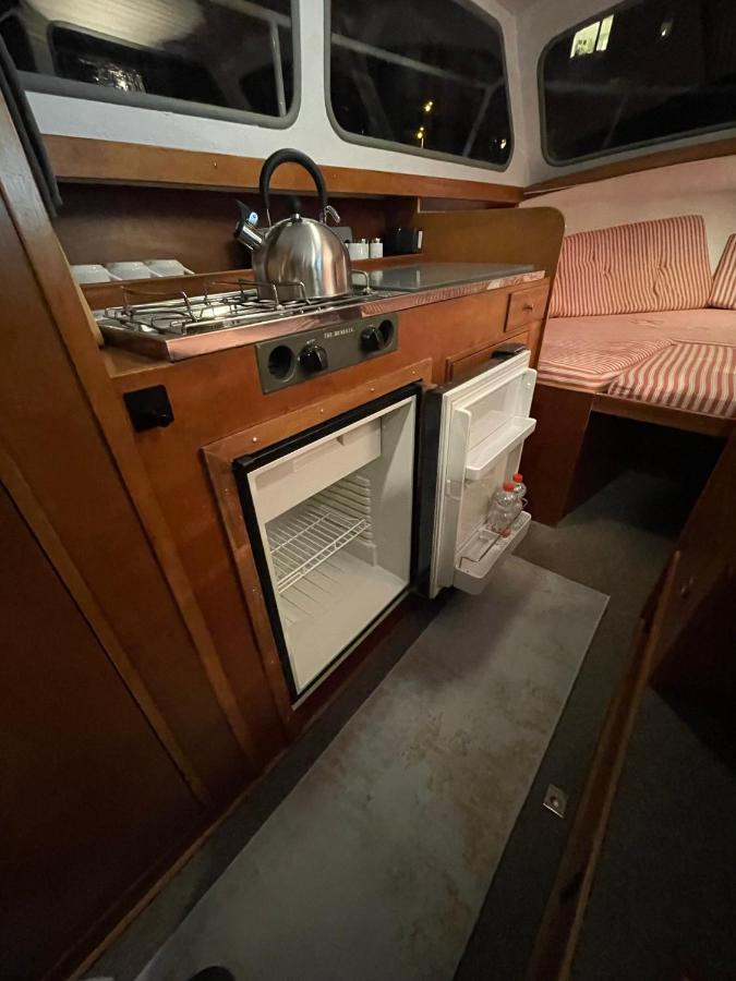 Suesses Motorboot - Bremen Ueberseestadt Dış mekan fotoğraf
