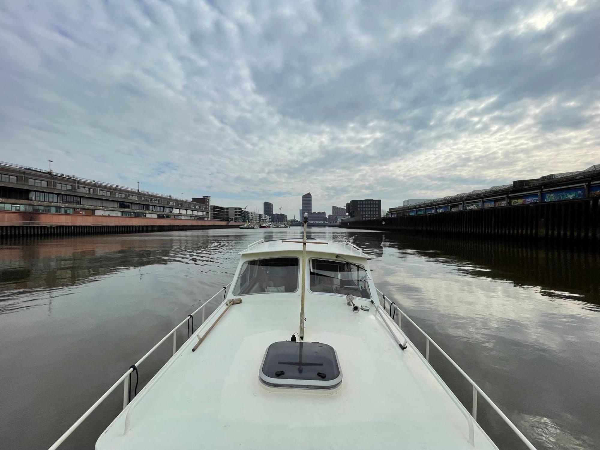 Suesses Motorboot - Bremen Ueberseestadt Dış mekan fotoğraf
